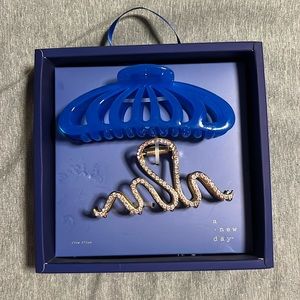 Brand new A New Day Claw clip set
